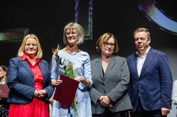 Aldona Pląska, dyrektorka ZSEL z Batą Chrzanowską, Zastępczynią Prezydentki Miasta Słupska