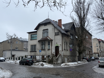 Budynek przy ul. Partyzant&oacute;w 31