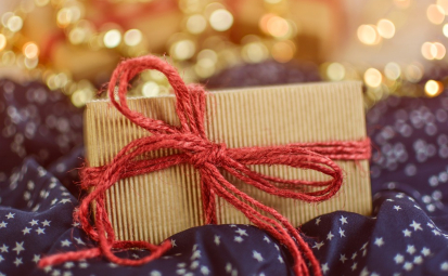 plakat promujący ekologiczne pakowanie prezentów