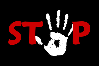 for. pixabay. na czarnym tle czerwony napi stop, zamiast litery o biała dłoń