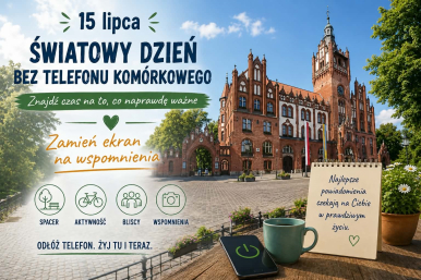 w oddali budynek ratusza miejskiego w Słupsku na pierwszym planie stolik na którym stoi zielony kubek obok niego wyłączony telefon z symbolem włącz oraz notatką najlepsze powiadomienia czekają na Ciebie w prawdziwym życiu, obraz wygenerowany za pomocą AI przedstawiający