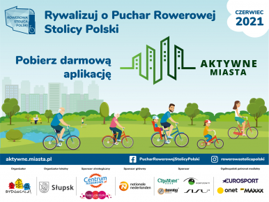 Grupa rowerzystów jadących na rowerach.