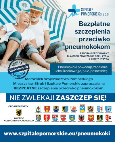 ulotka promująca szczepienia dla seniorów - na zdjęciu dwoje seniorów pod parasolem na plaży, skrót informacji dostępnych w treści artykułu