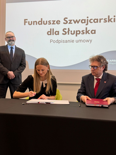 Słupsk rozpoczyna realizację projektu „Przyszłość w Równowadze” z Funduszami Szwajcarskimi – umowa podpisana w Grudziądzu