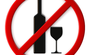 na zdjęciu widzimy znak symbolizujący zakaz alkoholu