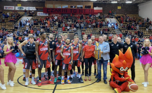 Koszykarze GS Czarni Słupsk z Pucharem Prezydenta Miasta Słupska