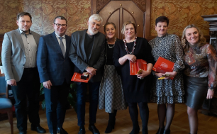 Dyrektor Maciej Araszkiewicz, Wiceprezydent Goliński, Edward Iwański , Pani Prezydent Słupska, Ewa Trofimowicz, Małgorzata Zienczuk, Pani Skarbnik Słupska