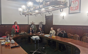 wręczenie aktów nadania stopnia nauczyciela mianowanego nauczycielom wraz z Beatą Chrzanowską, Zastępcą Prezydenta Miasta Słupska, Anną Sadlak Dyrektorką Wydziału Edukcji i dyrektorami szkół.