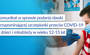 Grafika przedstawia szczepienie młodego chłopaka. Komunikat ze strony Ministerstwa Zdrowia w sprawie podania dawki przypominającej szczepionki przeciw COVID-19 u dzieci i młodzieży w wieku 12-15 lat