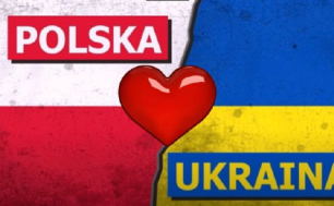 Na zdjęciu widzmi flagę Polski i Ukrainy z nazwami tych państw i serce łączące obie flagi