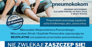 ulotka promująca szczepienia dla seniorów - na zdjęciu dwoje seniorów pod parasolem na plaży, skrót informacji dostępnych w treści artykułu